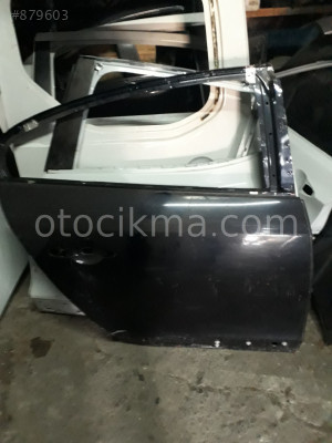 Renout  fluence  sağ arka kapı 2015 model