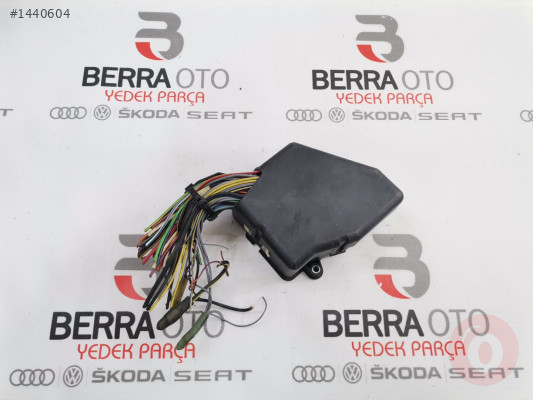 VOLKSWAGEN PASSAT TOUAREG 2001-2005 SİGORTA KUTUSU 8D1941824