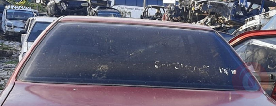 1993 model peugeot 405 çıkma arka cam