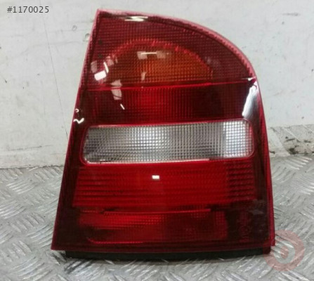 SKODA OCTAVİA 97-00 SAĞ STOP LAMBASI 1U6945112A