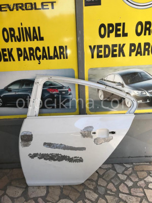 opel insignia sol arka kapı beyaz renk çıkma ORJİNAL OTO