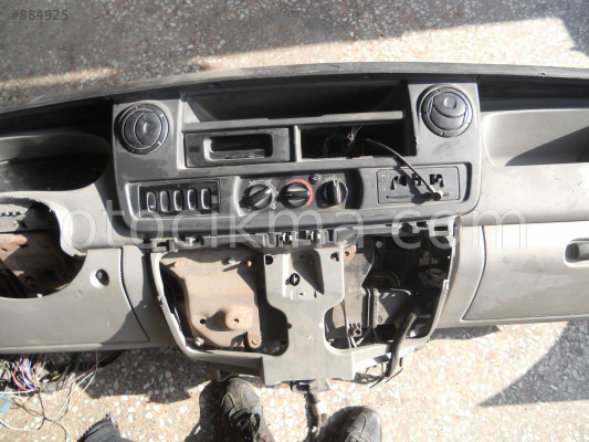 RENAULT MASTER GÖĞÜS ÇIKMA TEMİZ