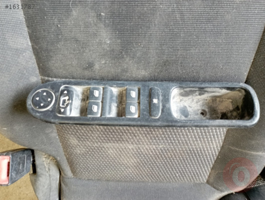 PEUGEOT 307.SÜRÜCÜ KAPI CAM DÜĞMELERİ..5326 9704/5