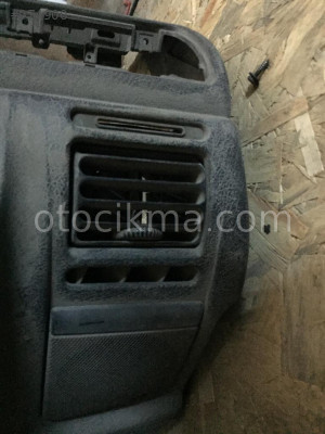 Peugeot Partner 2000-2011 Sol Üfleme Izgarası hatasız çıkma