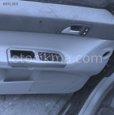 2007 VOLVO S40 ÇIKMA ARKA KAPI KOLÇAĞI.