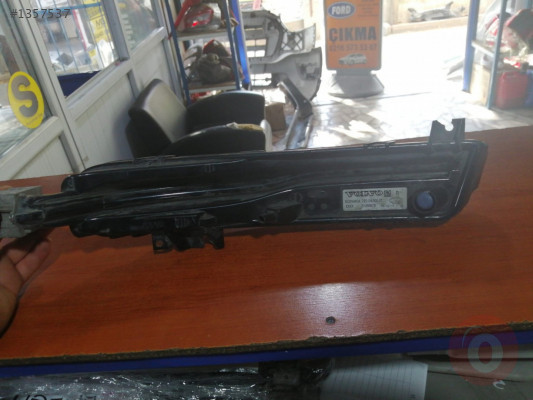 VOLVO V40 SAĞ LED SİNYAL SOGUTUCU BEYİNLİ ÇIKMA ORJ 2013-18