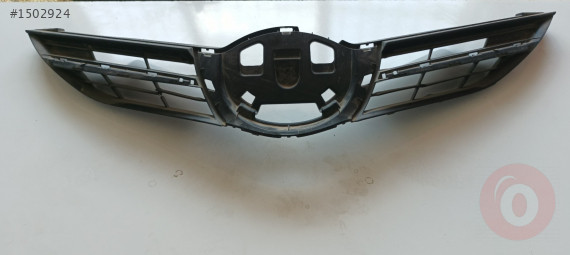 Toyota Corolla ön panjur orijinal çıkma