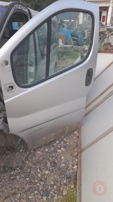 RENAULT TRAFİC SOL KAPI