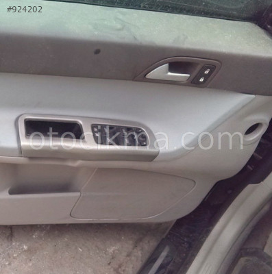 2010 VOLVO XC60 ORİJİNAL ARKA KAPI KOLÇAĞI.