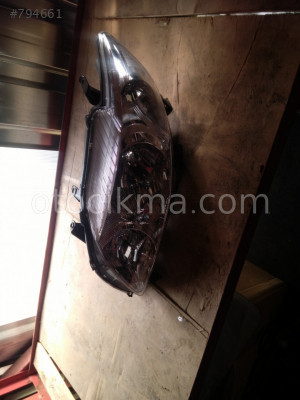 2007 TOYOTA COROLLA ÇIKMA SAĞ FAR MEVCUTTUR.