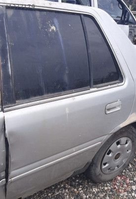 1992 hyundai excel 1.5 karburatörlü çıkma sol arka kapı