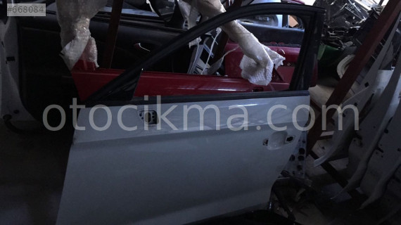 Audi a3 sol ön kapı   ve tüm audi çıkma parçalar