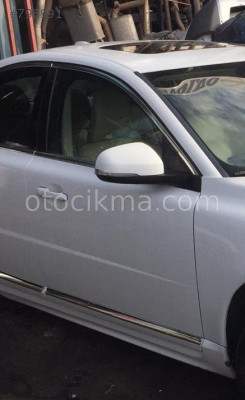 VOLVO S80 ÇIKMA SAĞ ÖN KAPI MEVCUTTUR.