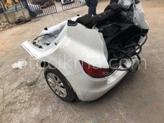 Clio 4 tavan arka dolu boş