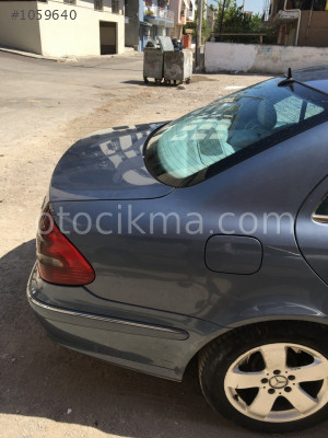 MERCEDES E270 ÇAMURLUK SAĞ ARKA