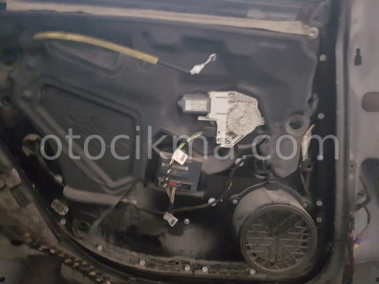 Audi A6 Sol Arka Cam Motoru Hatasız Orjinal Çıkma