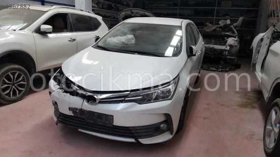 TOYOTA COROLLA HATASIZ ORJINAL KAPISI... MİL OTOMOTİV