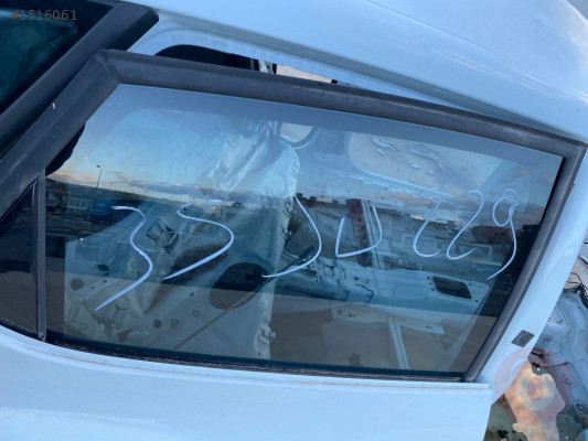 seat ibiza 2017 sağ arka kapı cam
