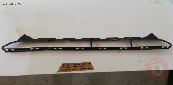 AUDİ A4 ORTA ALT  IZGARA HAVA GİRİŞİ ÇIKMA ORJİNAL 8K0807683
