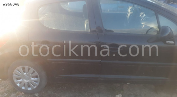 2009 model peugeot 207 1.4 benzinli çıkma sağ yan panel