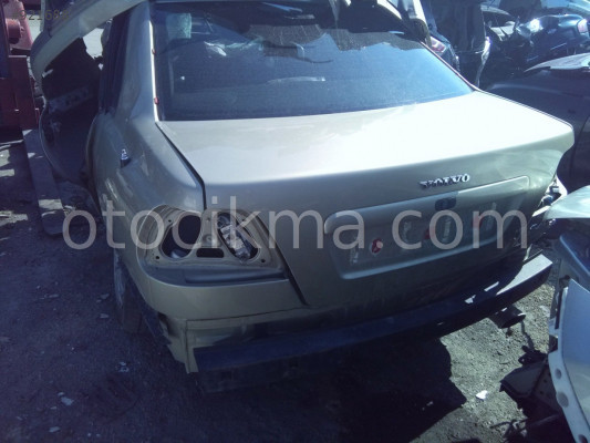 2001 VOLVO S40 ORİJİNAL BAGAJ KAPAĞI.
