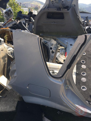 Renault Scenic 2 Sağ Arka Çamurluık Hatasız Orjinal Çıkma