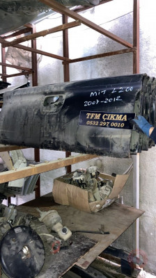 MİTSUBİSHİ L200 ARKA BAGAJ KAPUTU