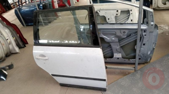 VOLKSWAGEN PASSAT 1997 2000 SAĞ ARKA KAPI SÖKME 3B5833052