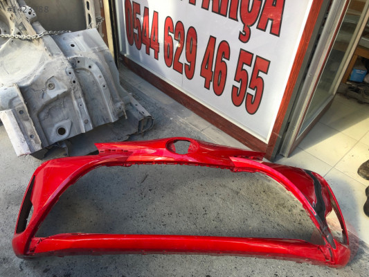 Toyota yaris 2017 -2020 ön tampon orjinal
