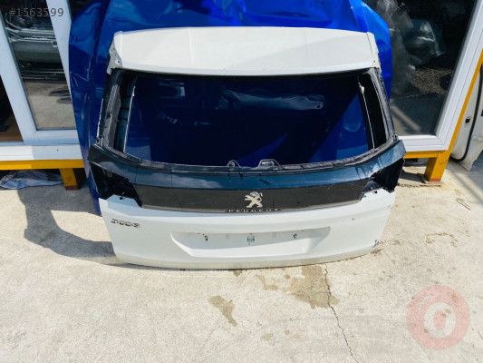 Peugeo 3008 arka bagaj kapagı (beyaz renk)