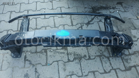 çıkma hyundai i 30 ön tampon demiri