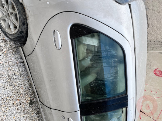 Çıkma hatasız Fiat albea sağ arka kapı