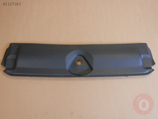AUDI A4 16-19 ÖN PANEL ÜST KAPLAMA BAKALİTİ 8W0807081