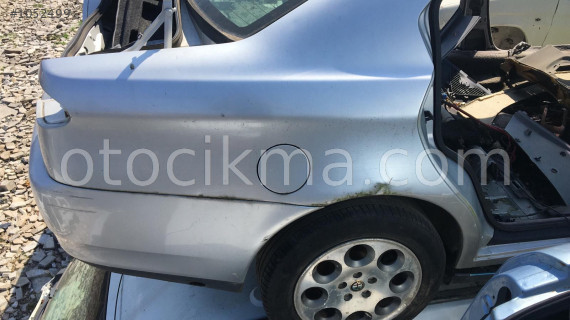 alfa romeo 166 kesme sağ arka çamurluk