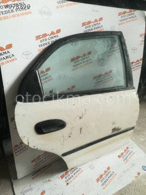 Mazda 323 familya sağ arka kapı dolu