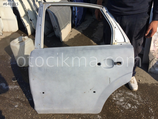 2010 fort Focus arka sol kapı