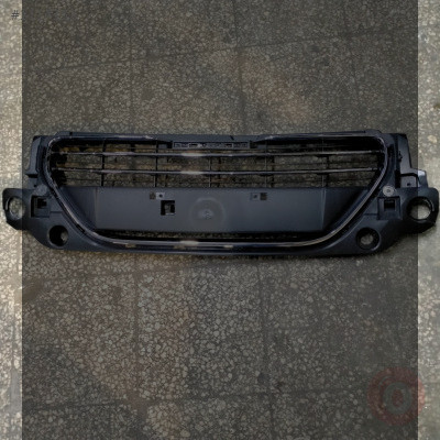 Peugeot 301 ön panjur çıkma orijinal