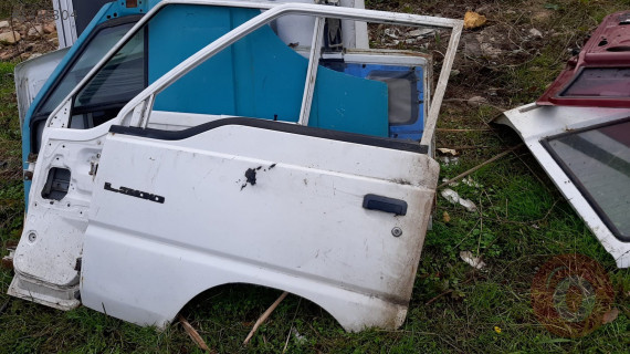 mitsubishi l300 çıkma sağ ön kapı