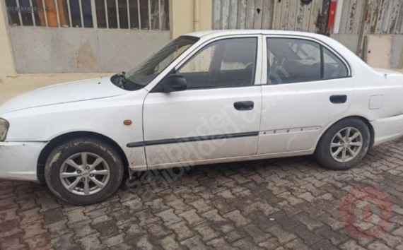 2002 Hyundai Accent  ön tanpon