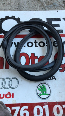 8V4833721B audi a3 2019 sol arka kapı lastiği