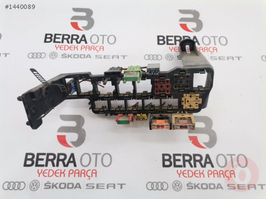 AUDİ A6 1997-2004 SİGORTA KUTUSU 8D1937545