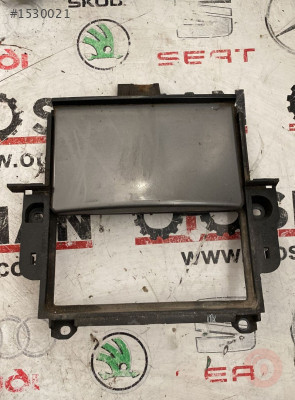 7059917 bmw 5 serisi E60 orta konsol ön küllük çakmaklık