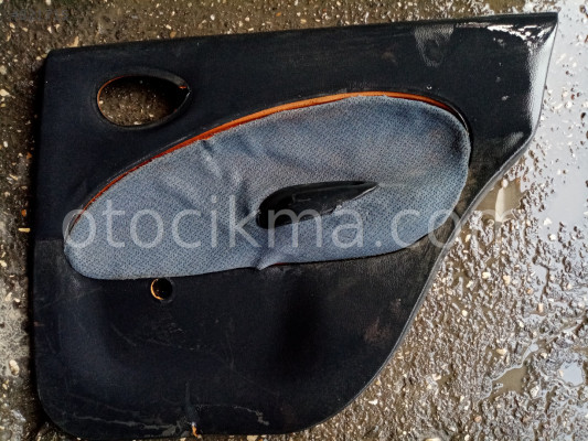 FORD FİESTA SAĞ ARKA KAPI KARTONU 1998-2002