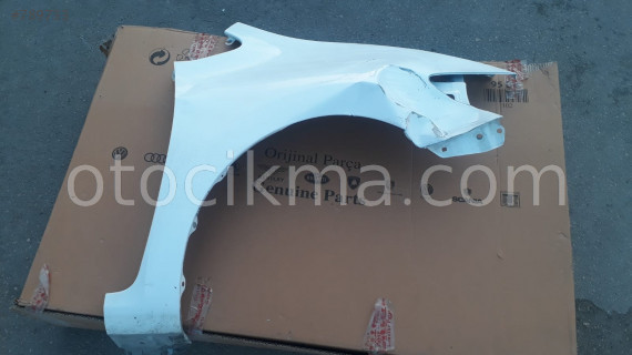 Toyota auris çıkma sag ön çamurluk