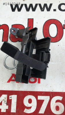 8V3012635B audi a3 sportback bagaj kriko yuvası