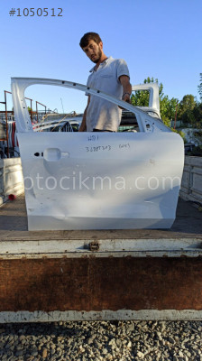 FORD FOCUS SAĞ ÖN KAPI ORJINAL CIKMA 2018-