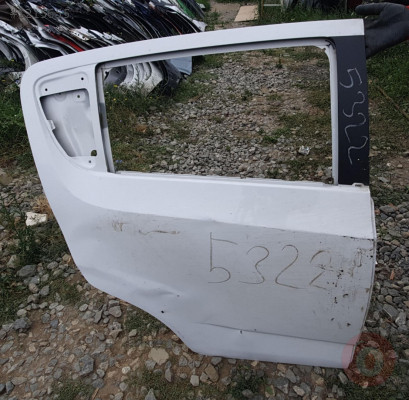 chevrolet aveo t300 çıkma sağ arka kapı.
