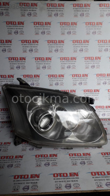 TOYOTA AVENSİS SAĞ FAR OTO EN