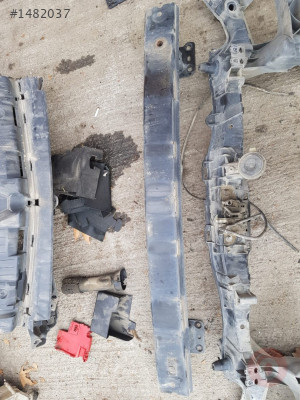 Renault Kango Ön Tampon Demiri Hatasız Orjinal Çıkma