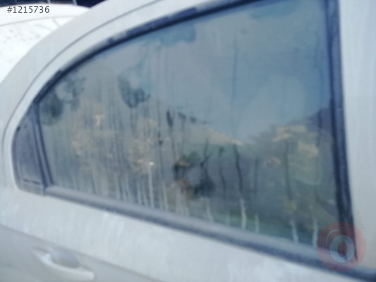 chevrolet aveo t250 sedan çıkma sağ arka kapı camı.